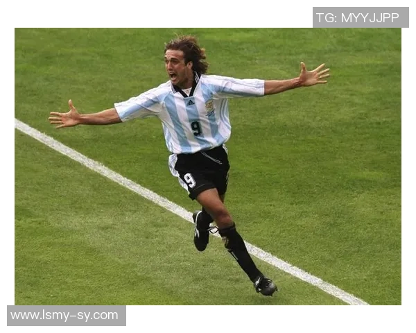 全球足球三大传奇巨星盘点 谁是足坛最强的三位球员