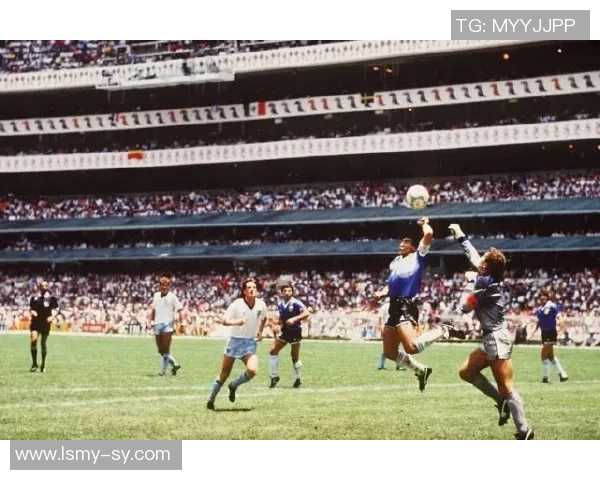 刀锋传奇:足球场上的不屈英雄与战斗精神 刀锋传奇:足球场上的不屈英雄与战斗精神